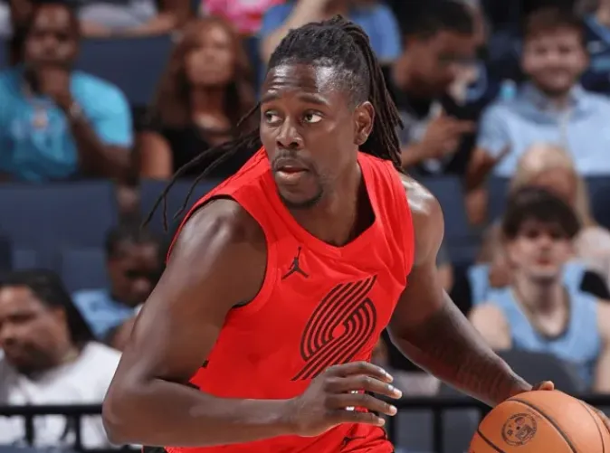 K1赛事资讯-霍勒迪本场以90%真实命中率砍下35分10助，开拓者队史最高效