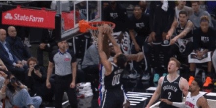 摧枯拉朽!米诺特中路突击 飞身拉杆力压斯图尔特双手暴力隔扣