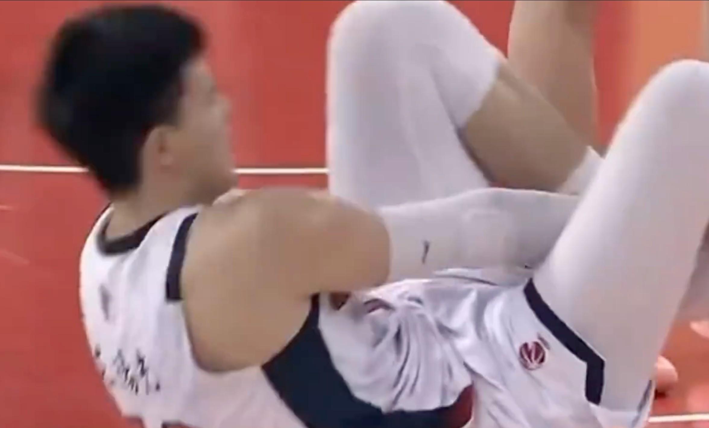 K1体育-脚踝扭伤,随队记者:焦泊乔问题不大,赛后还参加了新闻发布会